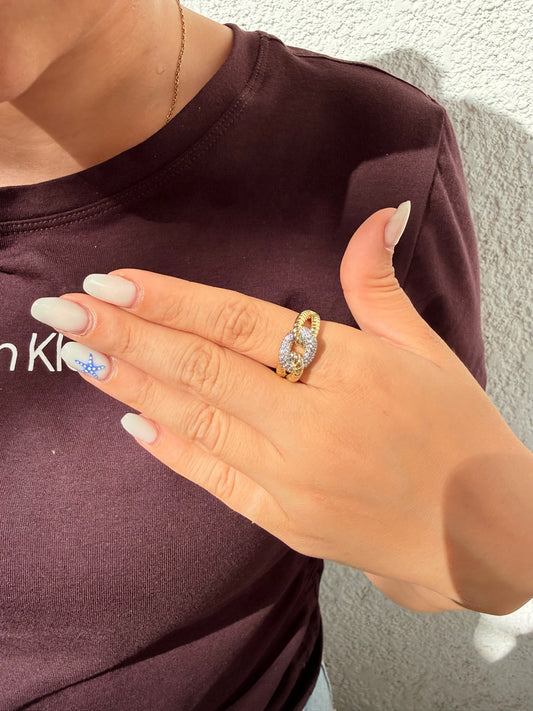 Golden Link Ring